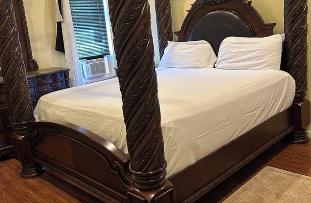 Serene apartment with AC in vibrant Paterson