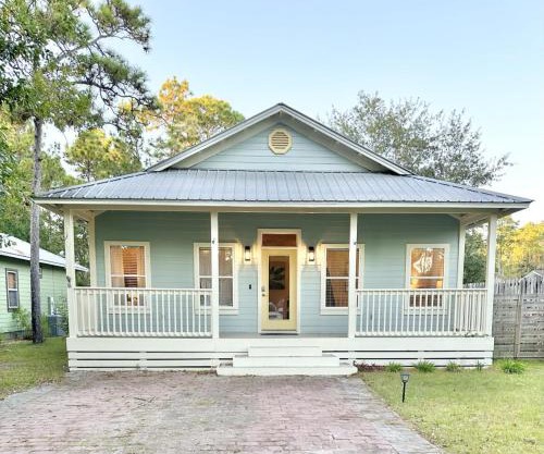 Serene Beach Cottage near 30A Beach and Bay