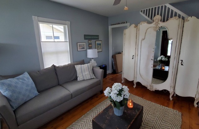 Serene & Charming Victorian Cottage