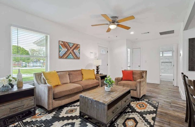 Serene Escape - Peaceful 3-BD Retreat with Yard