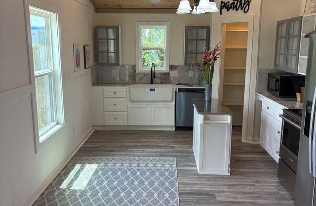 Serene farmhouse built 2025 in New Ulm Tx - 3 bedrooms 2 full baths