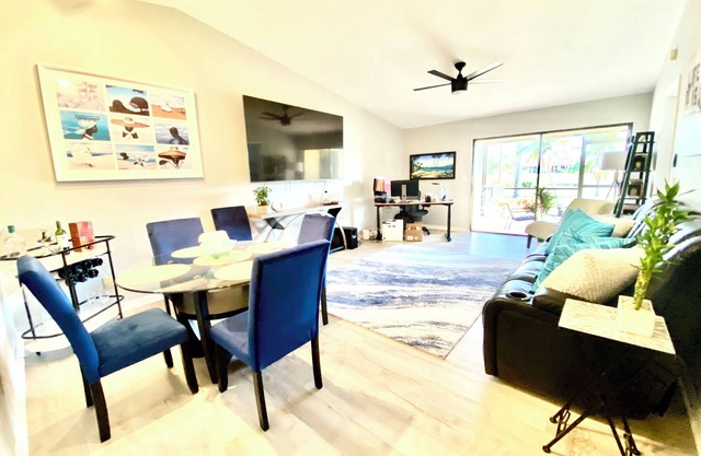 Serene Haven of Peace villa in Naples close to Downtown Fifth Avenue- 2 bedrooms