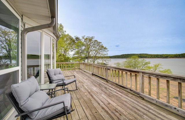 Serene Lakefront Mountain Home Getaway w/Atrium!