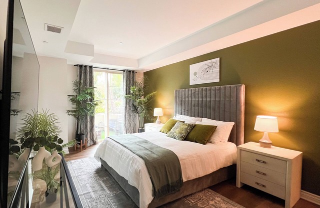 Serene Unit in the Heart of Encino w/W/D & Fitness Center