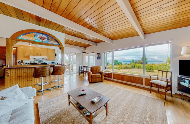 Serenity at the Sound | House in Coupeville with ocean views, fireplace, firepit