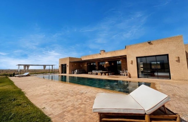 Serenity Awaits: Luxurious Four-Bedroom Villa Near Marrakech Center and Airport