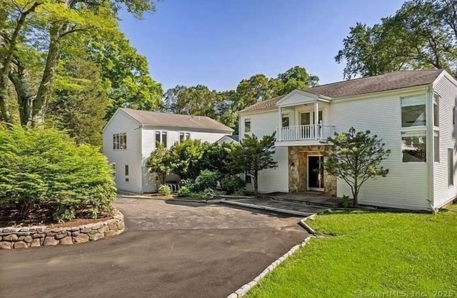 Seven bedrooms Gathering Celebration Mention