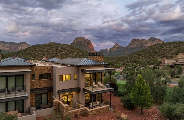 Seven Canyons Fairway, High-End Home, Views, Resort Community