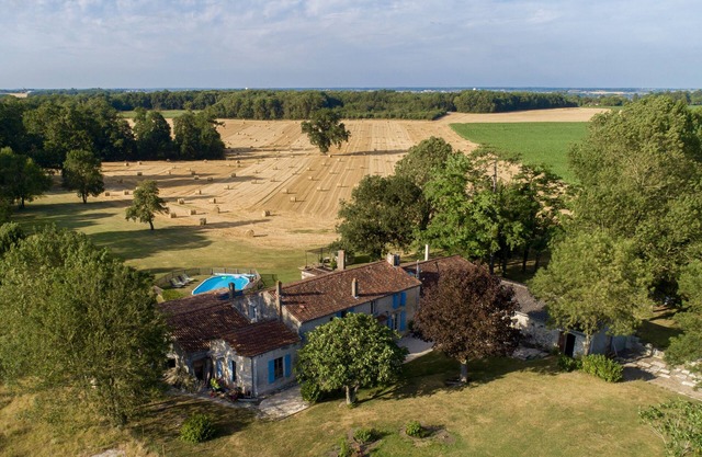 SHABBY CHIC PARADISE “Huge house, gardens and pool. So much fun. Loved it”.