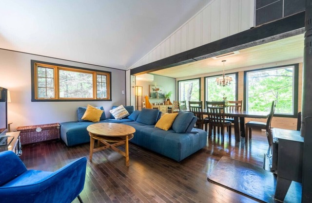 Shack Rustic Chic Chalet Spa, Firepit, Near Lake Access