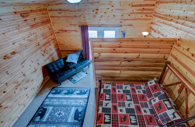 Shady Oaks Cabin 4 in Red River Gorge Pet Friendly Hi Speed Internet 🛜