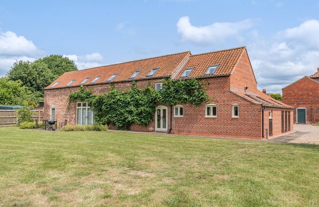 Shakespeare Cottage - Four Bedroom House, Sleeps 8