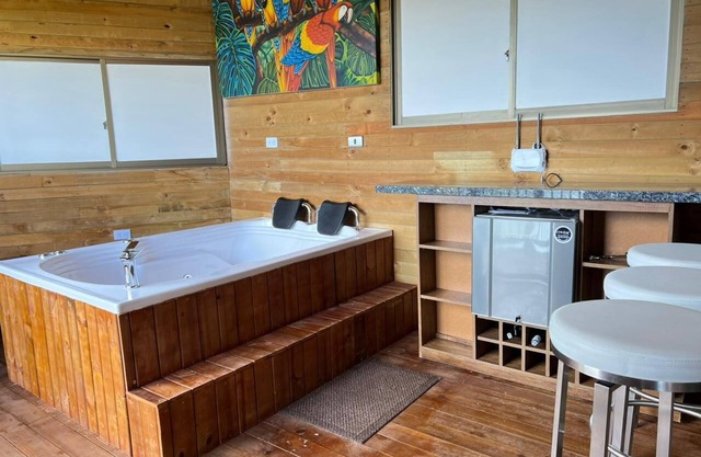 Shalom Suite Cabin