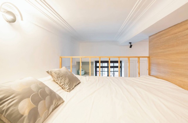 Shanghai Hills & Gefii Space Dinosaur