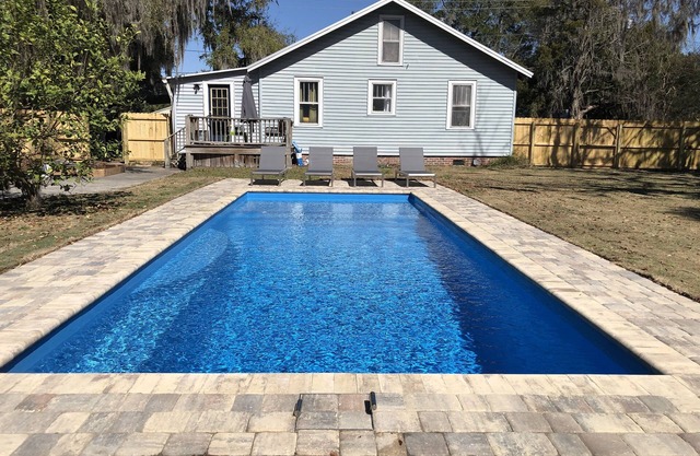 Shangri-La @ Rowland: Eclectic and Stylish Cottage