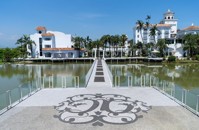 Shangrila Boutique Hotel