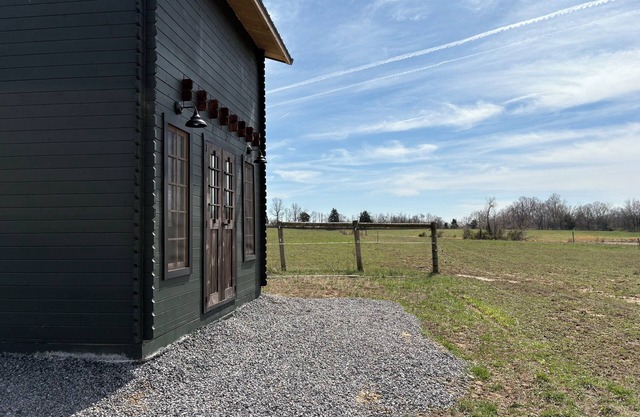 Shawnee Wine Trail Farm Stay