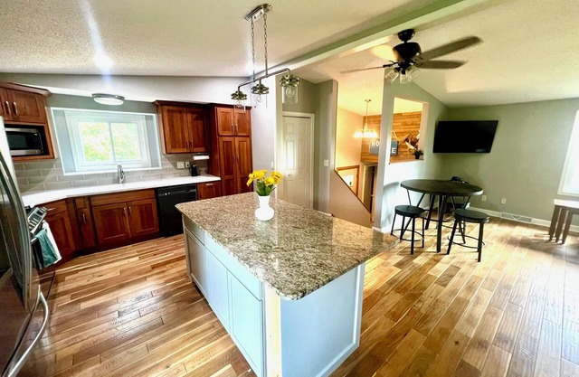 Shea Oaks; Linn Pier South