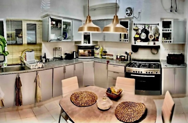 shearing with owner 5-Bed Apartment in Sib