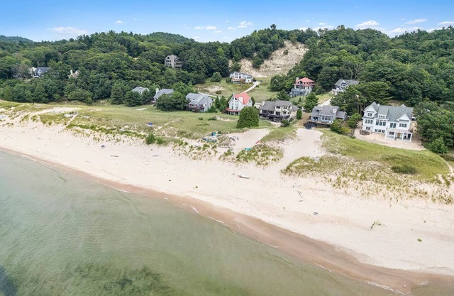 Shelby Lakefront 5BR 3 BTH Retreat Private Beach Views Family Friendly Getaway