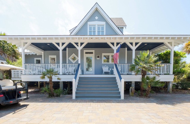 Shifting Sands is the ultimate in BHI oceanfront living!