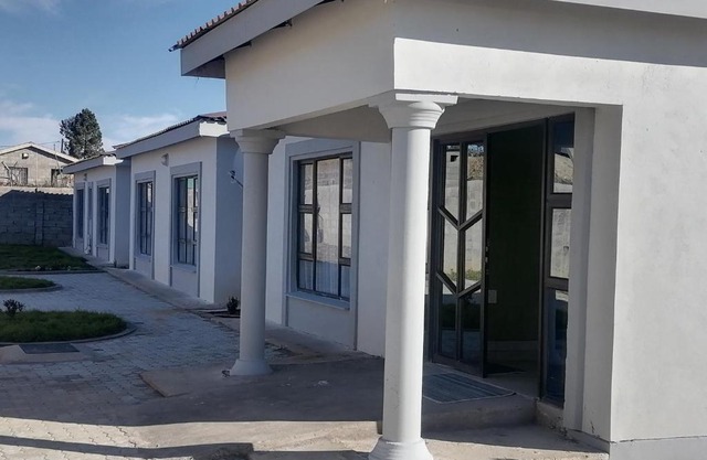 Shoeshoe Villa
