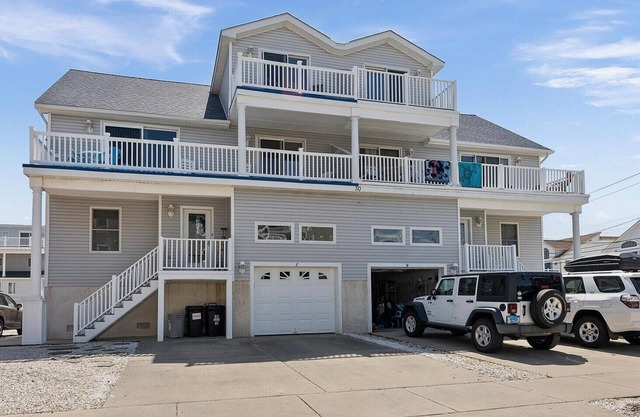 "SHORE TO PLEASE!" Steps to the beach with all the comforts that you need!