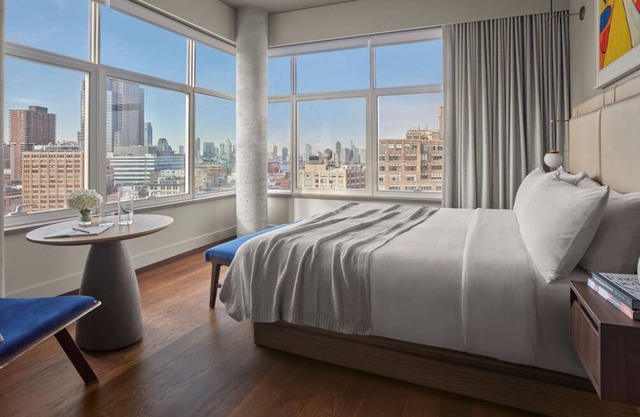 Short Distance From The Well-known Sites! Pets are Allowed HERE! Onsite Pool