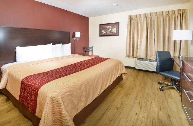 Short Drive to Harrah’s Metropolis Casino! Free Parking, Pets are Welcome!