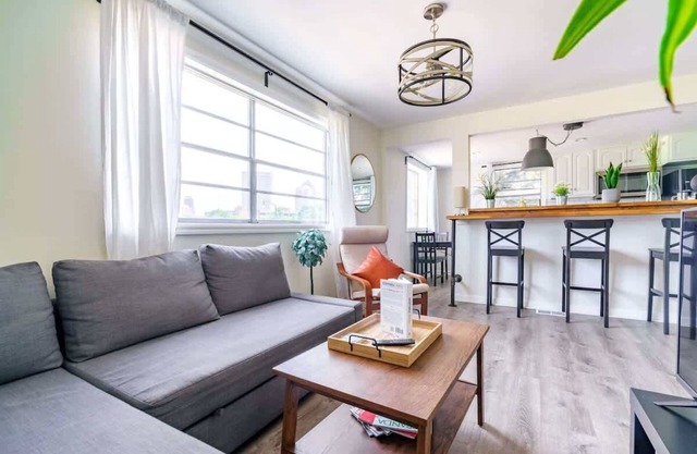 Short North - 2BR - Convention - Private Parking