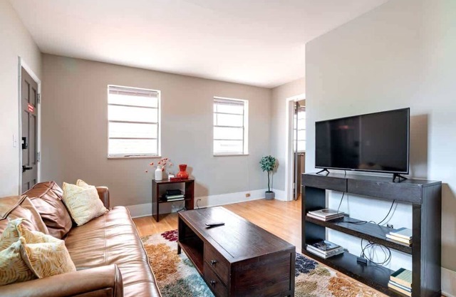 Short North – Pets – Convention – Private Parking
