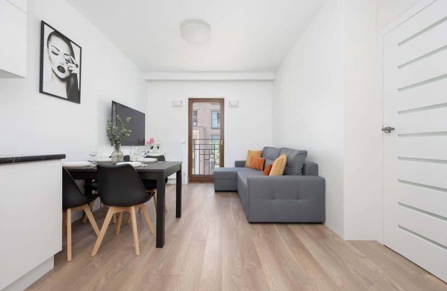Sierakowskiego 4 | Contemporary Apartment | WiFi