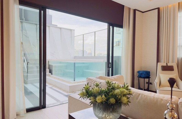 SILQ Hotel And Residence