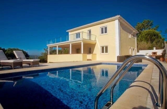Silver Coast villa with private pool and ocean views. Fully licensed property.