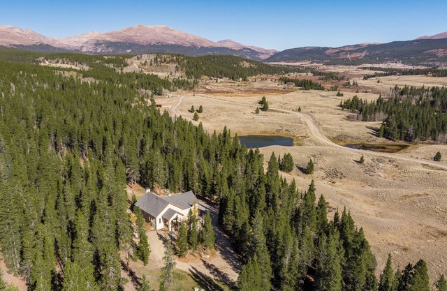 Silverheels Lodge🏔Luxury Mountain Chalet🍃25 Acres🌲Double Garage🚙Hot Tub♨️