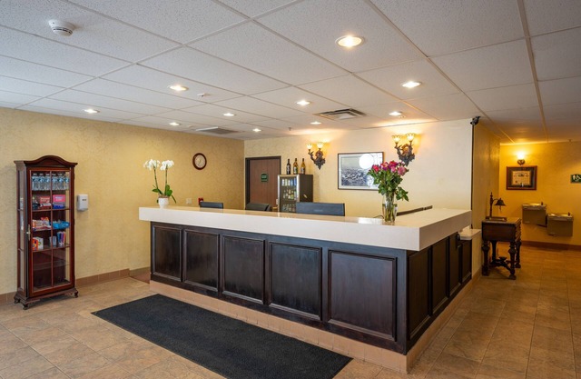 Silverland Inn and Suites