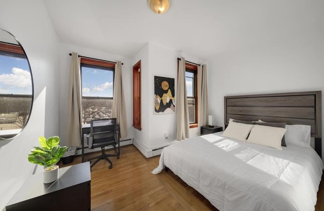 Simply Furnished 3br1bth In The South End