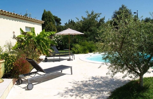 Single-storey villa with pool 5 min. from Uzès