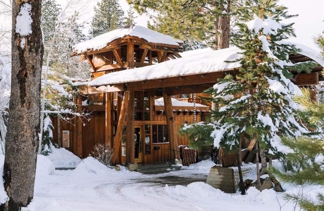 Single King Experience, Gravity Haus Truckee-Tahoe, Log-styled, Near Ski Trails