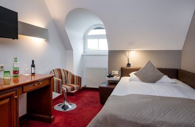 Single room - special price - breakfast - Hotel am Mirabellplatz