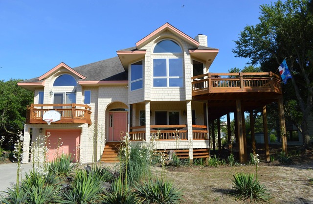 Situated for an Active or Relaxing Beach Vacay-Close to It All-NO Other Fees