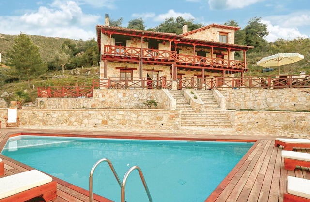 Situated in the northern part of the Peloponnese, this villa welcomes its guests in Akrata, a beauti