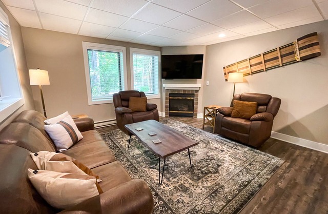 Ski in on Boyneland Run, Slps 18, Fully remodeled