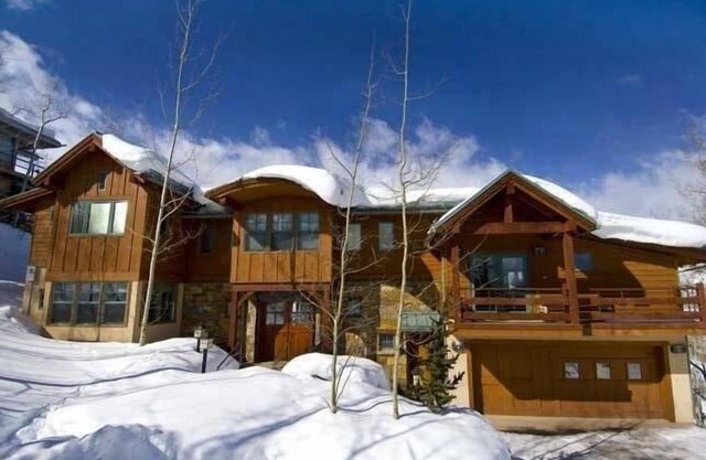 Ski In/Out Home, Game Room, Incredible views from the slopes! BBQ Grill/Jacuzzi!