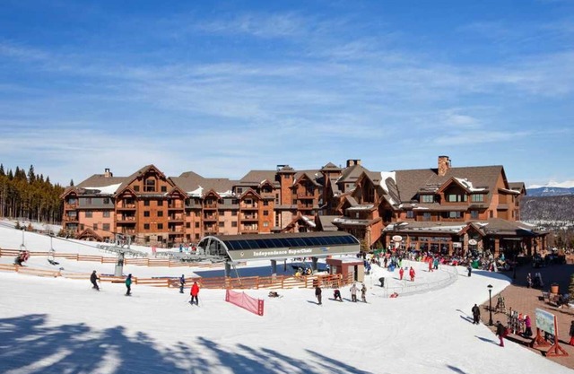 Ski -in/out Luxury 2 BR at Grand Lodge on Peak 7, Breckenridge, CO