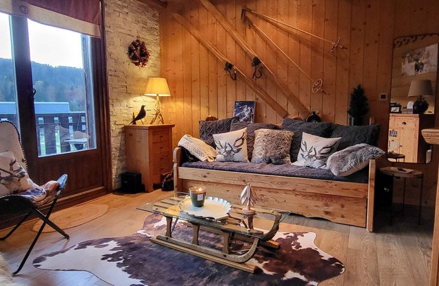 Ski in ski out, comfort & stunning views in this charming chalet-style duplex
