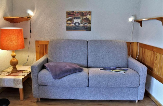 Ski-in/ski-out & foot of the slopes, 5th floor, view ski slopes, swimming pool, balcony, tv