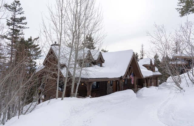 Ski-in/Ski-Out Home With Unbelievable Views Of Great Northern Mountain