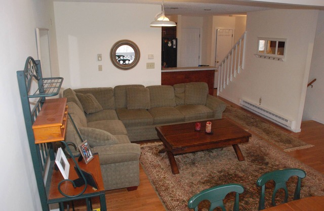 Ski On/Ski Off Camelback Mountain 4 Bedroom Fully Updated Townhouse