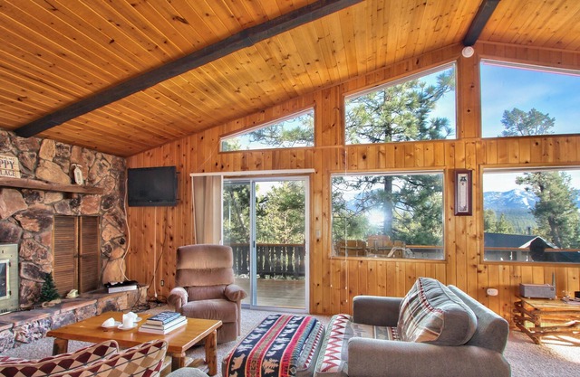 Ski Queen Lodge